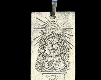 Pendant of the Virgin of Rocío hand engraved in 925 silver