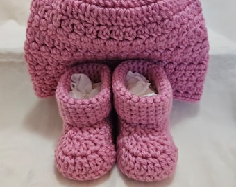 Baby booties and beanie