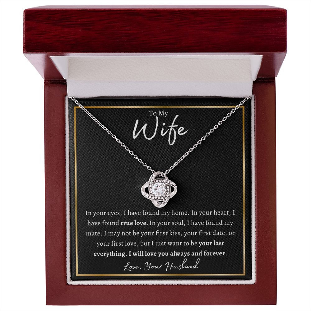 Collana Con Pendente Con Nodo D'amore Inciso Della Felicà Collana Con Pendente Con Nodo D'amore Inciso Della Felicà