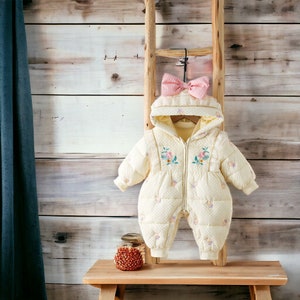 Combinaison pour bébé - Vêtement pour fille - Combinaison de jeu -  Combinaison en polaire - Vêtement d'hiver - Avec capuche - Oreilles d'ours  