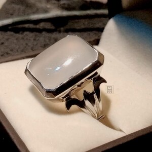 Anillo de ágata blanca hecho a mano: regalo de joyería de plata de ley para hombre