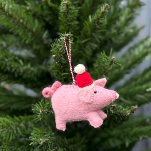 Handgefertigte Wollfilz Schwein Weihnachtsanhänger mit Weihnachtsmütze