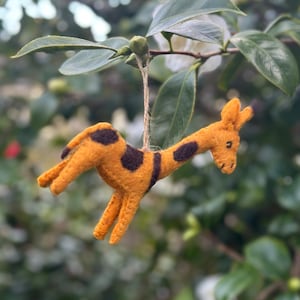 Felt Giraffe Ornament | Handmade Felt Giraffe Ornament | Christmas Decoration Ornament | Felt Safari Animal | Fair Trade Ornament