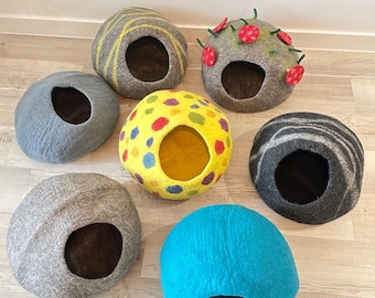 Cueva para gatos de fieltro de lana hecha a mano: Cama acogedora para gatitos (42 cm)