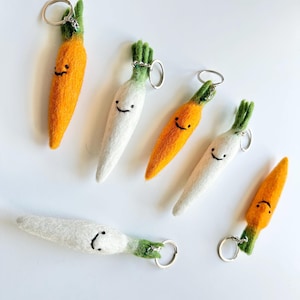 Felt Carrot Keychain: Handmade Wool Ornament, Easter Gift