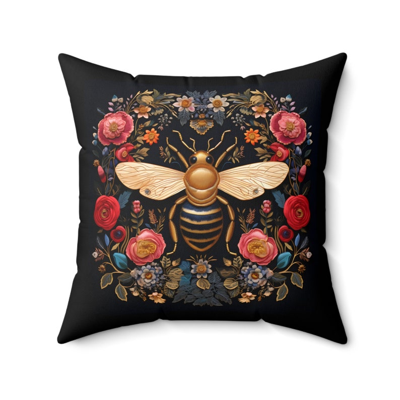 Cojín decorativo botánico Golden Bee: efecto bordado, decoración bohemia para el hogar. imagen 4