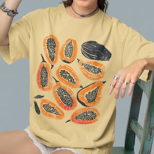 T-shirt unisex con stampa papaya e colori comfort / T-shirt con stampa frutta / T-shirt boho / T-shirt boho / T-shirt arte popolare
