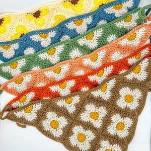 Handmade Crochet Daisy Triangle Tie Headband, USA Ready to Ship, Boho Hair Triangle Bandana, Cottagecore Hairpiece, Knitted Headscarf