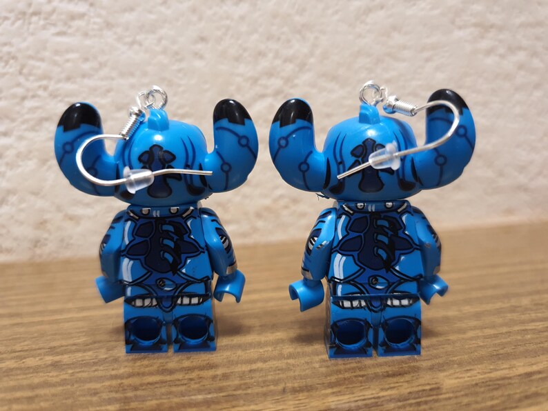 Pendientes de minifigura de Stitch del futuro. imagen 2