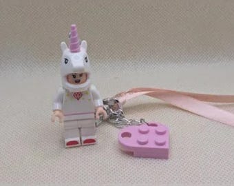 Portachiavi/ciondolo per borsa a forma di unicorno o minifigure. Possibilità di personalizzazione.