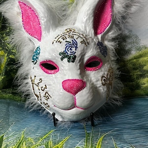 The white rabbit (Alice in wonderland series)