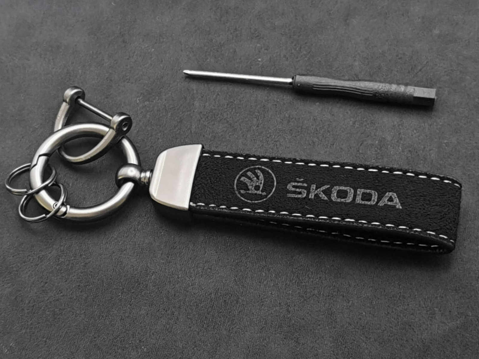 Porte-clés en métal Skoda Auto - Bagagerie et accessoires/Porte-clés -  Skoda Passion