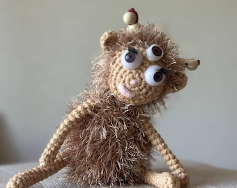 Crochet Alien Monster Desk Buddy – Third Eye Amigurumi Cyclops, Fluffy Yarn, Wooden Beads