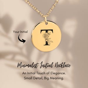 Collar con inicial floral T: colgante grabado personalizado, joyería personalizada, regalo elegante para ella, monograma botánico, delicado dije con letra