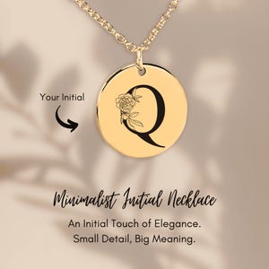 Collar con inicial floral Q: colgante grabado personalizado, joyería personalizada, regalo elegante para ella, monograma botánico, delicado dije con letra