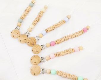 Personalized Soother Clip, Pacifier Clip for Baby, Perfect Baby Shower Gift, Custom Baby shower Gift, Wooden Babyboy Chain, Newborn Gift