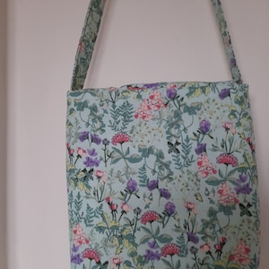 Child&#39;s handbag, shoulder bag, cross body bag.