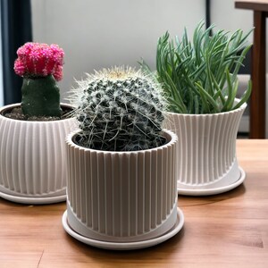 Set of 3 Planters - Drainage Holes and Trays - Modern Indoor Plant Pots - 3D Printed Gift - Succulent and Cactus Planters