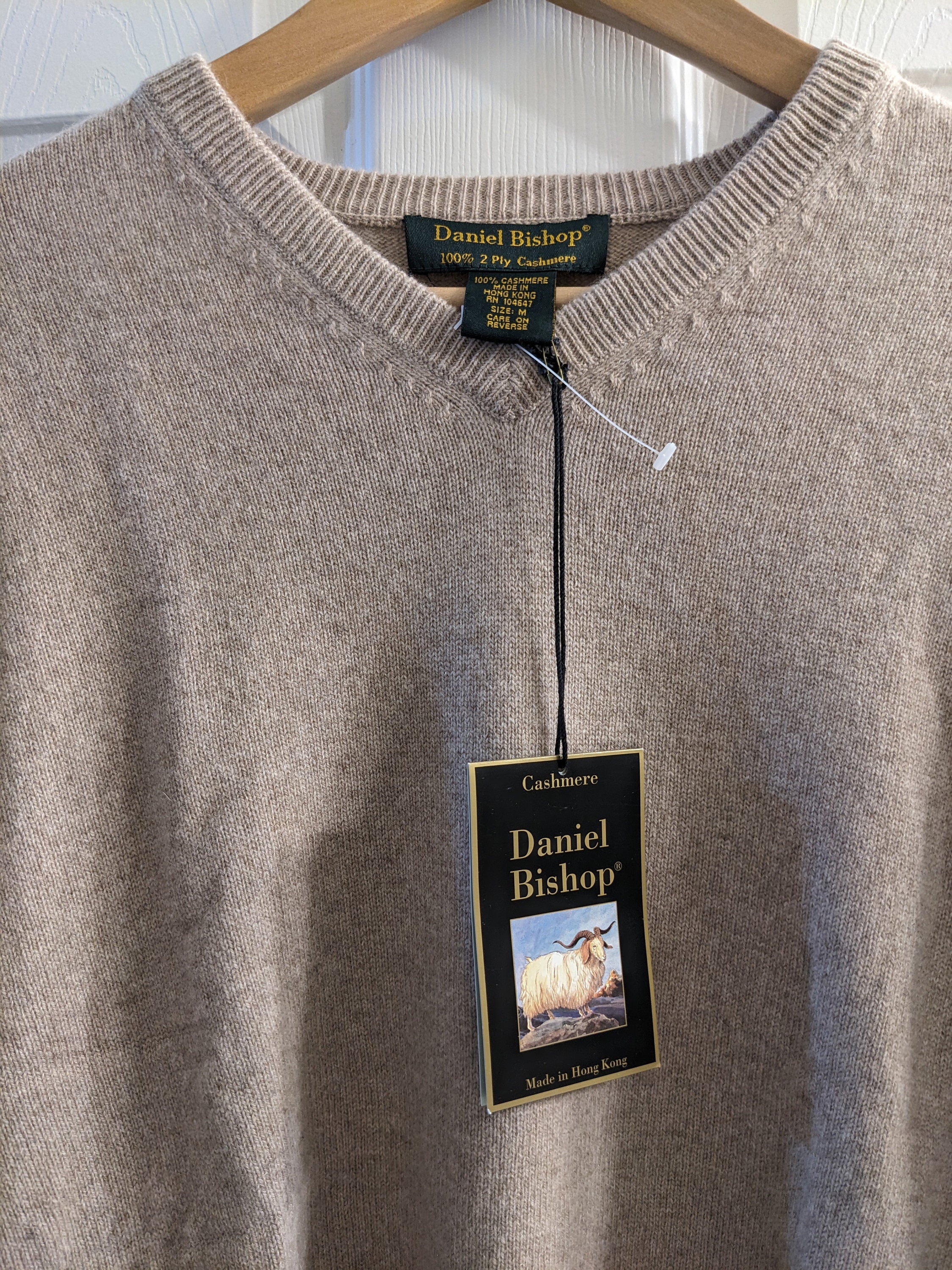 100% Cashmere Daniel Bishop Sweater, Mint Condition - Beige 