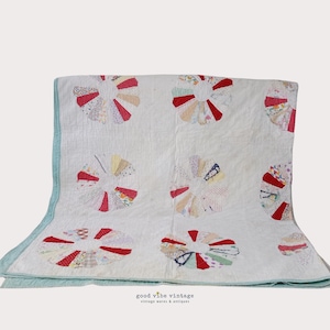 Dresden Plate Quilt, Handmade, Ca 1910-20s: Farmhouse, Cottage, Shabby, Country Bedding