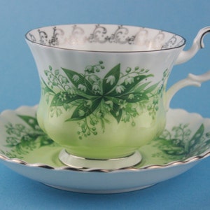Royal Albert Porcelain TeaCup Melody Series Concerto Cup and Saucer, Lilly valley golden Trim, Vintage bone China