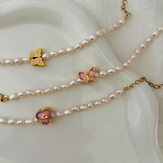 Elegant Pearl Bracelet with Butterfly Charm Pearl Butterfly Bracelet – Borneo Pearls main image 4