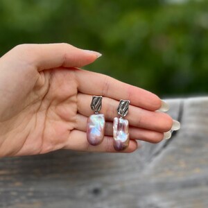 Boucles d'oreilles en argent avec perle baroque, Boucles d'oreilles en perle baroque violette nature, Puces d'oreilles baroques, Boucles d'oreilles en perles d'eau douce, Boucles d'oreilles de mariée, Bijoux de mariage