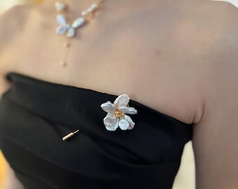 Wedding Pearl Floral Brooch Pin, Baroque Flower Brooches for Mother of Bride