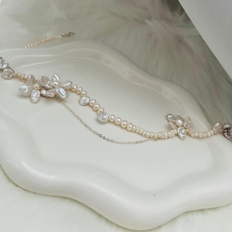 Elegant barockpärlhalsband i 925 sterlingsilver, brudpärlhalsband, barockblommahalsband, bröllopssmycken, pärlhalsband bild 5