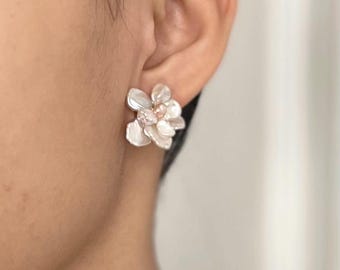 Pearl Flower Clip On Earrings, Art Deco Floral Bridal jewelry, Freshwater Pearl Wedding Jewelry Gift for Her