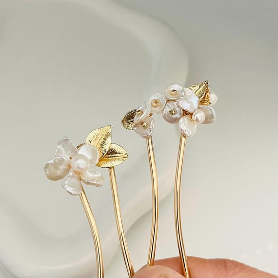 Pearl Flower U-shaped Pin, Handmade Bridal Hair Clip, Freshwater