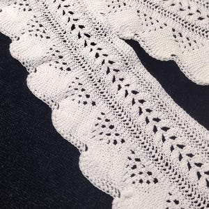 Antique Torchon Style Lace Collar Loop 38 Inches Continuous Medallion Trim Mellow Ivory