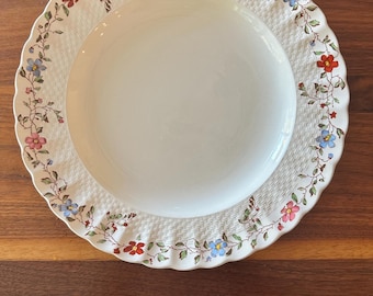 Spode Wicker Dale/ Chelsea Wicker 10.5” dinner plate No chips, cracks or crazing