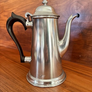 Vintage pewter Kirk Stieff coffee/teapot with wooden handle. Marked Kirk Stieff P1 32. Coffee bar decor. Approx 9” tall, 5” diameter