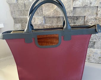 Martin & MacArthur Hawaii Leather/Koa Wood Purse/handbag, dusty pink, gray and beige accents, new