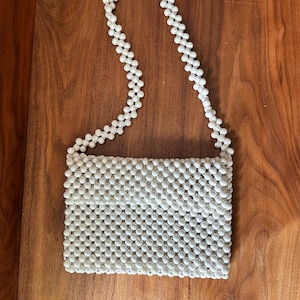 Vintage Beaded Faux Pearl Ivory Cream Colored purse. Walborg handbag, hand made in Japan 1950s. 9” x 6.5”. Very Good vintage condition.