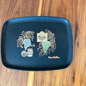Vintage Napa Valley Wine platter/tray made by Couroc Monterey CA 1960s excellent condition  9.5” x 12.5”  Black Lacquer Cabernet Chardonnay
