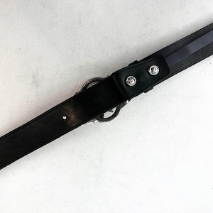 Svart pytonhudsbälte med skulpturalt orm- och lövspänne | Specialanpassad accessoar inspirerad av jugendstil bild 6