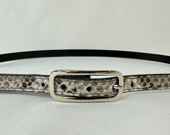 Schmaler Damen-Python-Gürtel, 2 cm | Echtes Schlangenleder | Klassische rechteckige silberne Schnalle | Dünner Ledergürtel | Maßanfertigung, Grau