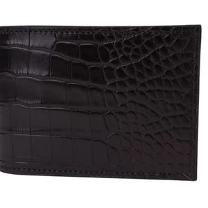 Cartera exclusiva de piel de aligátor y napa negra