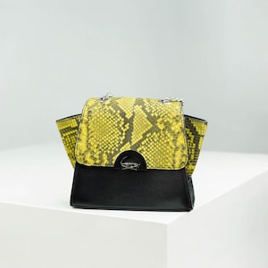 Sac structuré en python et cuir nappa – Harmonie jaune et noire du luxe