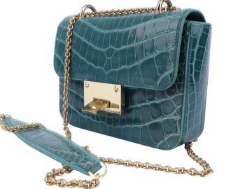 Structured Alligator Leather Bag – Turquoise Elegance with a Gold Chain