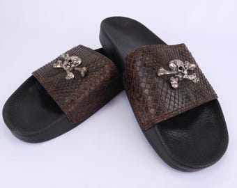 Exklusive Flip-Flops aus Pythonleder