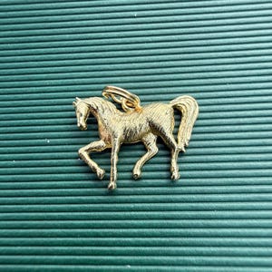 Horse pendant 14K solid yellow gold charm real gold equestrian jewelry unisex western necklace gift for animal lovers not gold filled