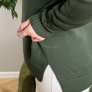 Relaxed Fit Green Sweater - Stylish Women&#39;s Pullover