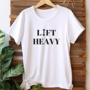 Heben Sie schwer bedrucktes Shirt, Fitnessstudio-Liebhaber-Geschenk, Unisex-Gewichtheben-T-Shirt, Geschenk für einen Fitnessliebhaber, Fitnessstudio-Shirt, Gewichtheben-Liebhaber-T-Shirt