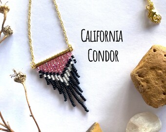 California Condor - Collana con perle di vetro, frange e nappe da 19 pollici.