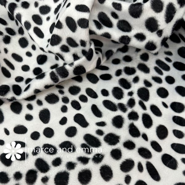 Dalmatin Scarf