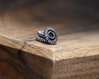 Bead, antique silver-plated white brass, 7x2mm corrugated fancy rondelle with 1.5mm hole. Sold per pkg of 20.