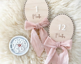 3D Monthly Milestone Discs for Baby Photos, Engraved Wood Monthly Milestone Markers, Scallop Baby Milestone Cards, Personalized Baby Sign